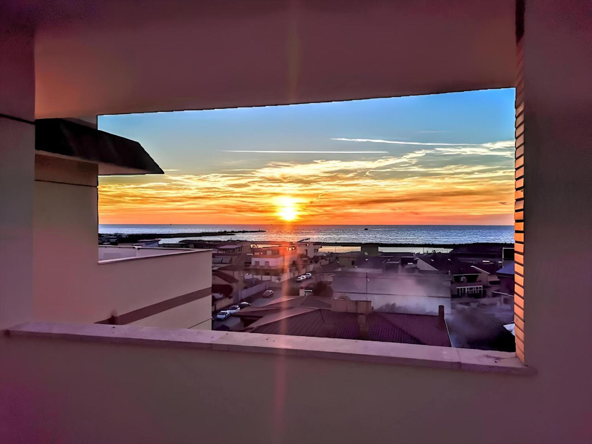 Апартаменты Vuel Sea View House -10 Minutes From The Airport Фьюмичино Экстерьер фото